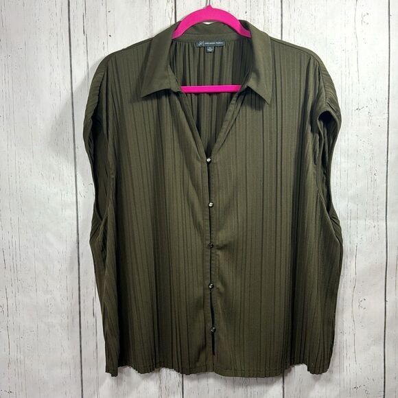 Adrianna Papell Pleated V Neck Short Sleeve Olive Green Button Front Top - Picture 5 of 12